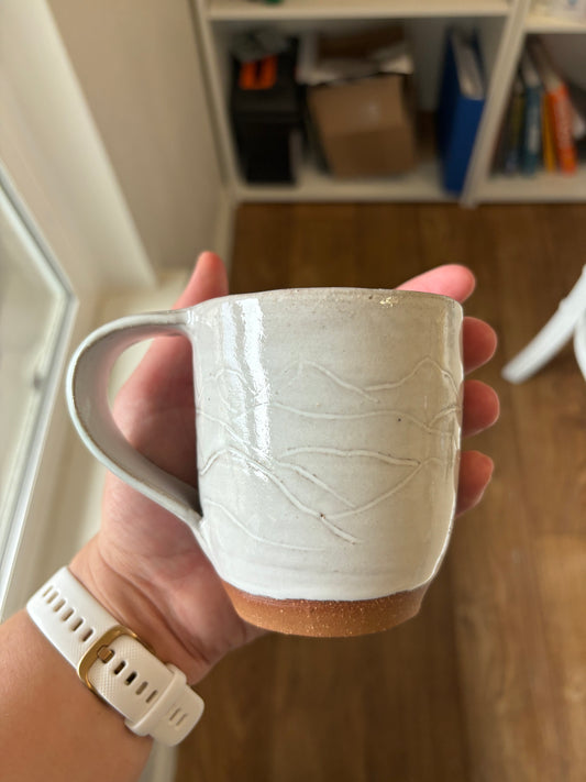 “Breck” Glossy White Carved Mountain Mug ~8oz